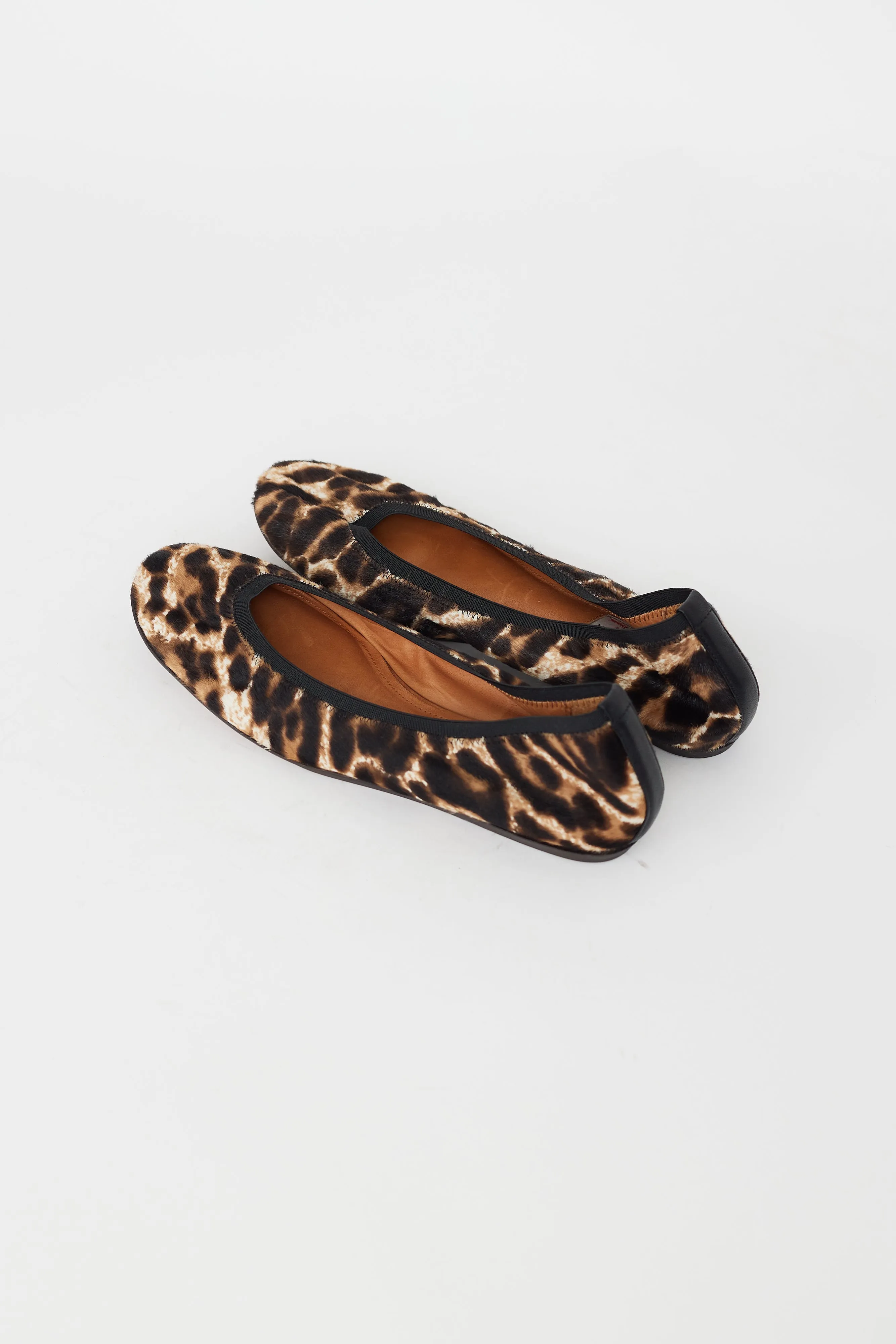 Brown & Black Textured Flat