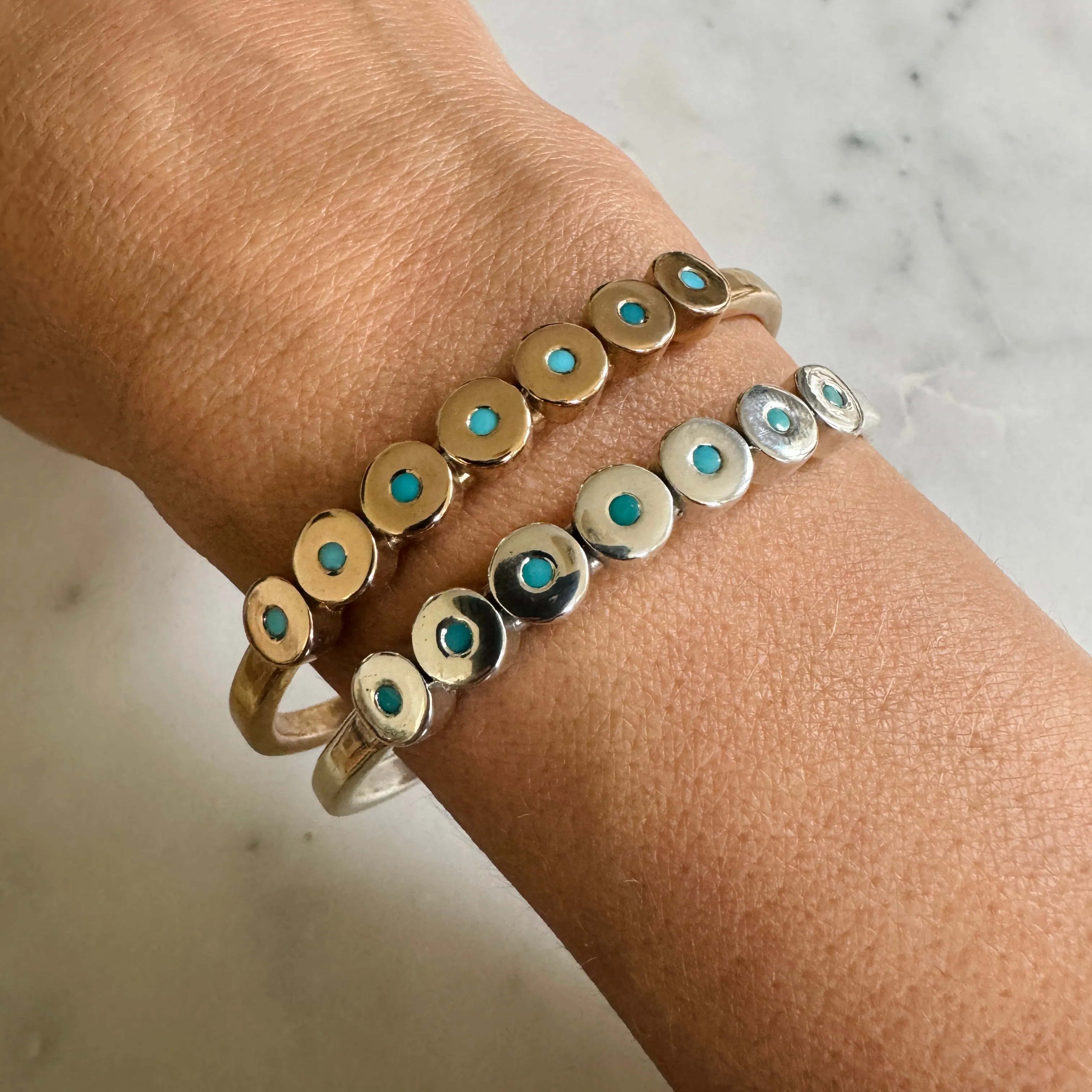 MINIMAL CIRCLE STONE CUFF